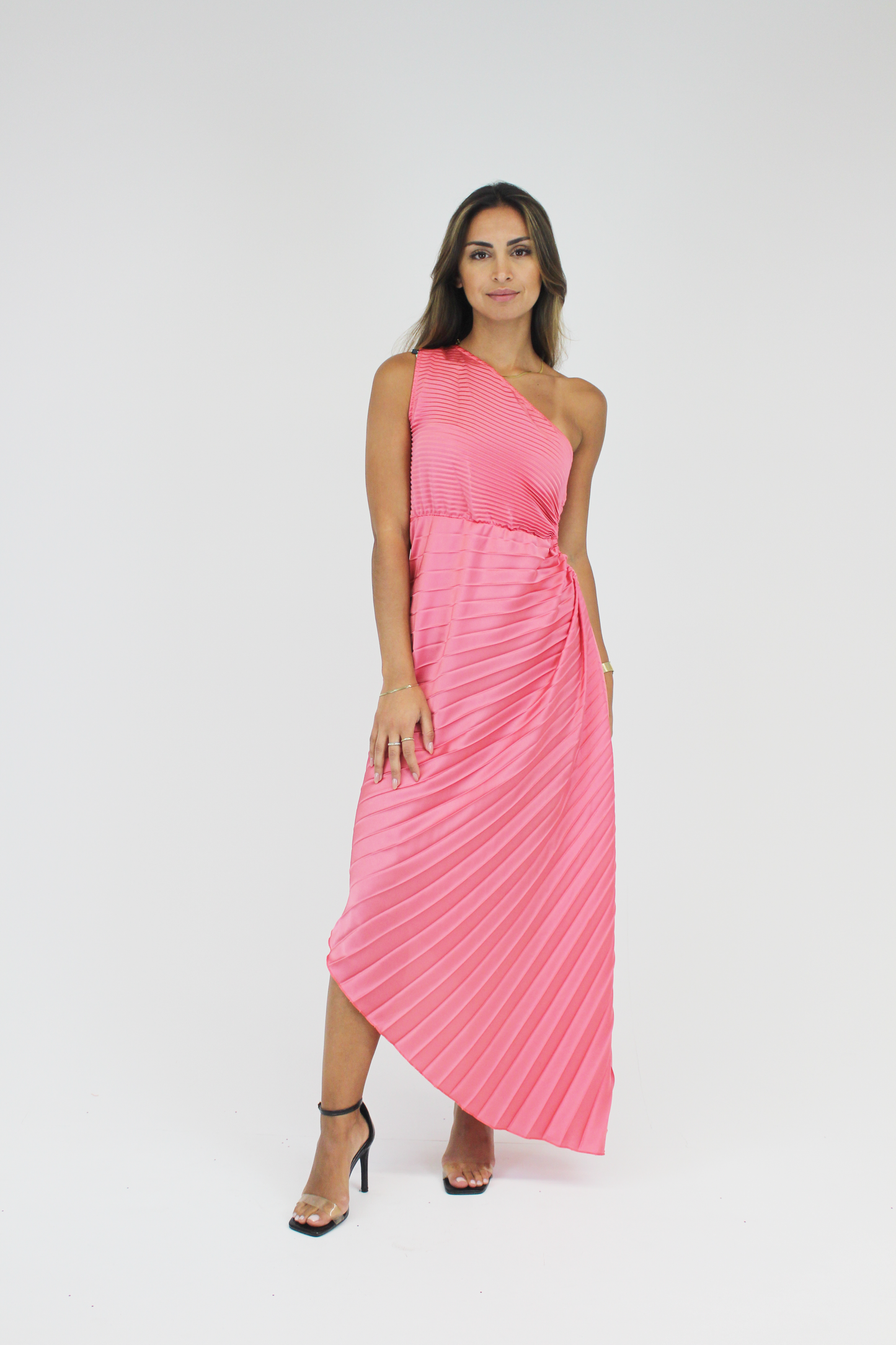 Vestido Plissado Assimétrico Midi c/ cut out