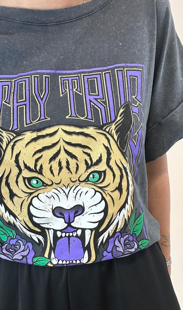 "Stay true" graphic t-shirt