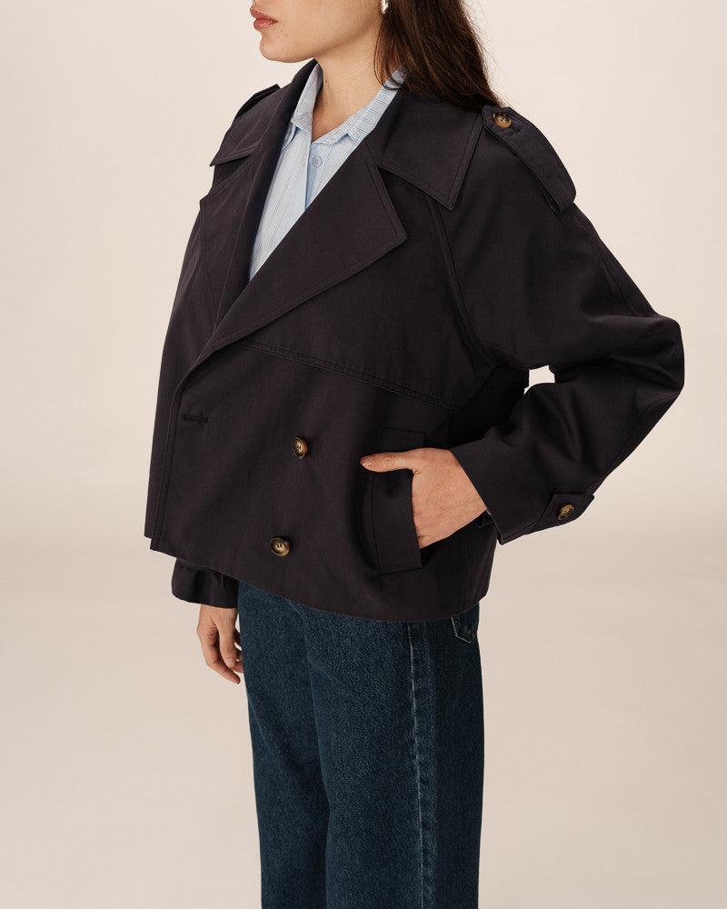 Trench coat curto de algodão