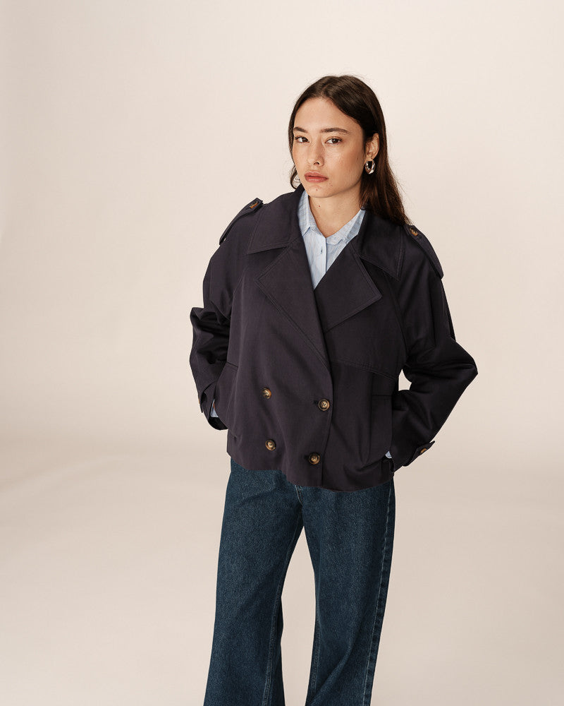 Trench coat curto de algodão
