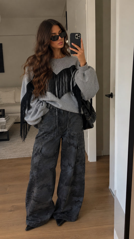 Loose-fit cotton cargo pants with camouflage print