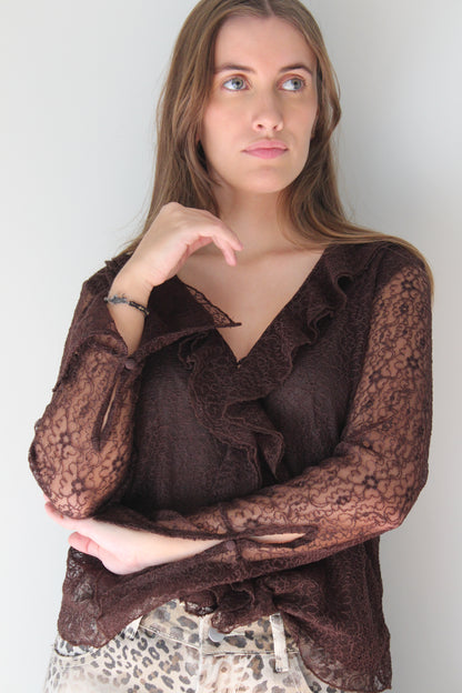 Camisa renda com folhos