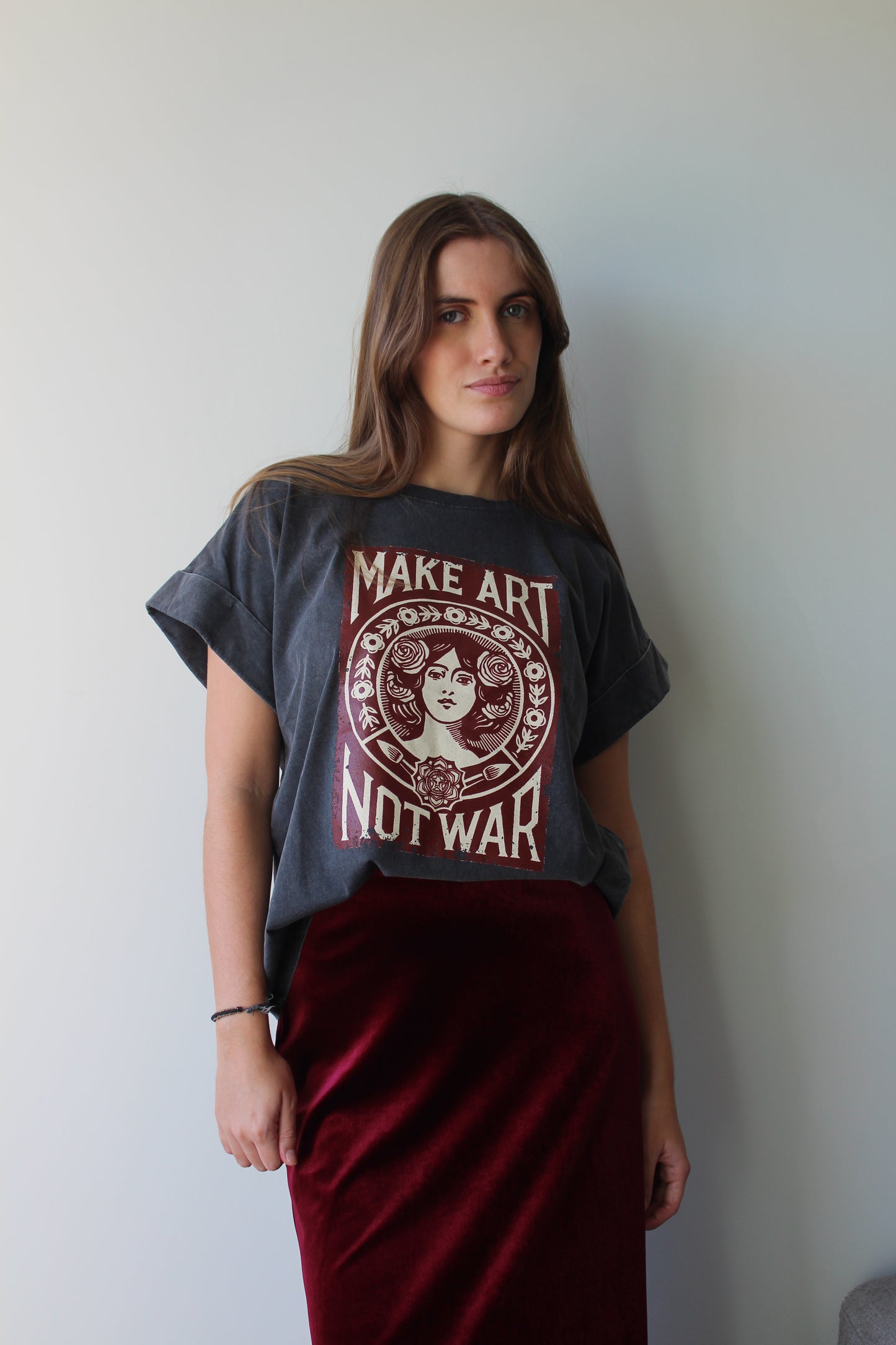 T-SHIRT "MAKE ART NOT WAR"