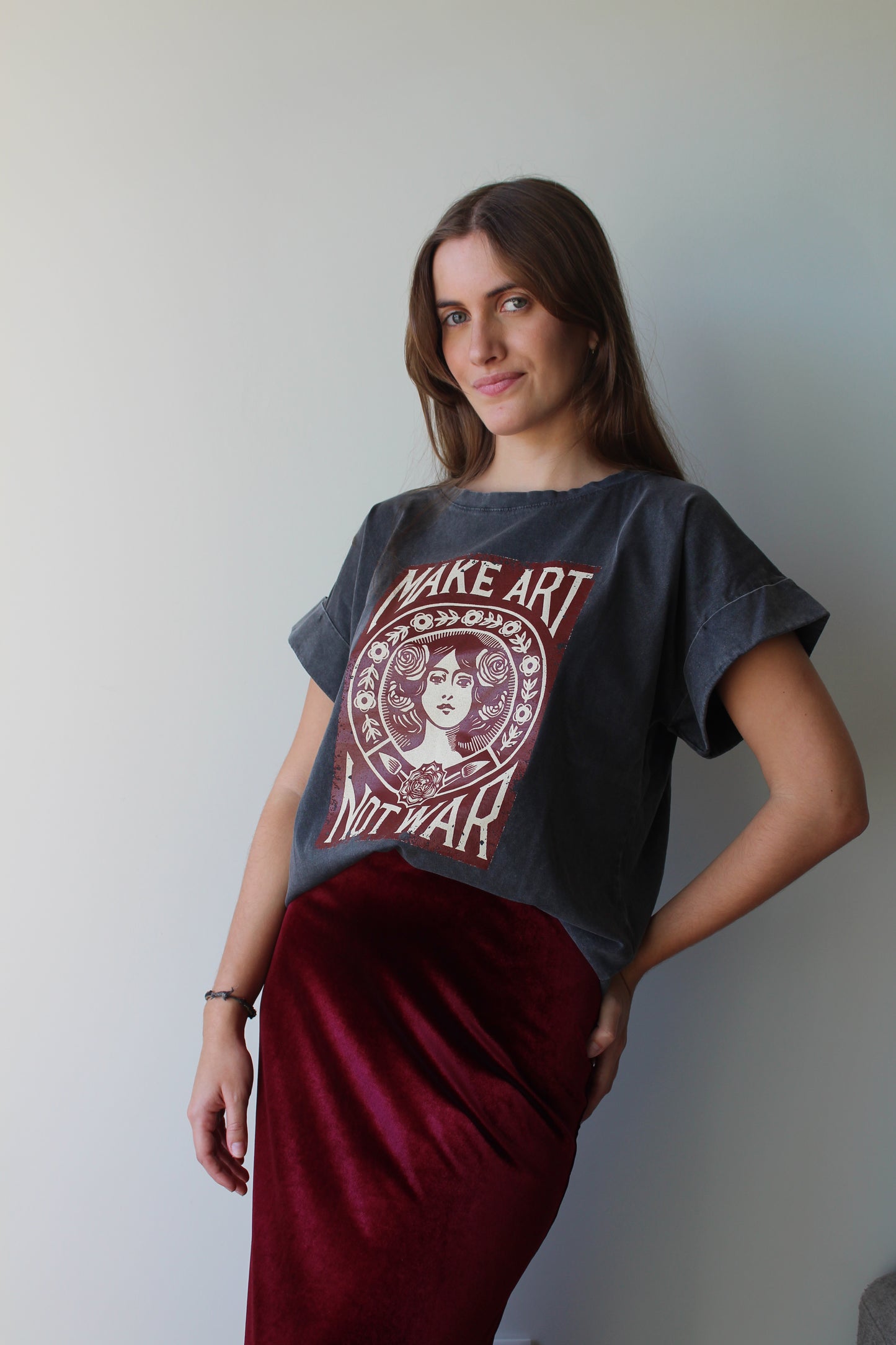 T-SHIRT "MAKE ART NOT WAR"