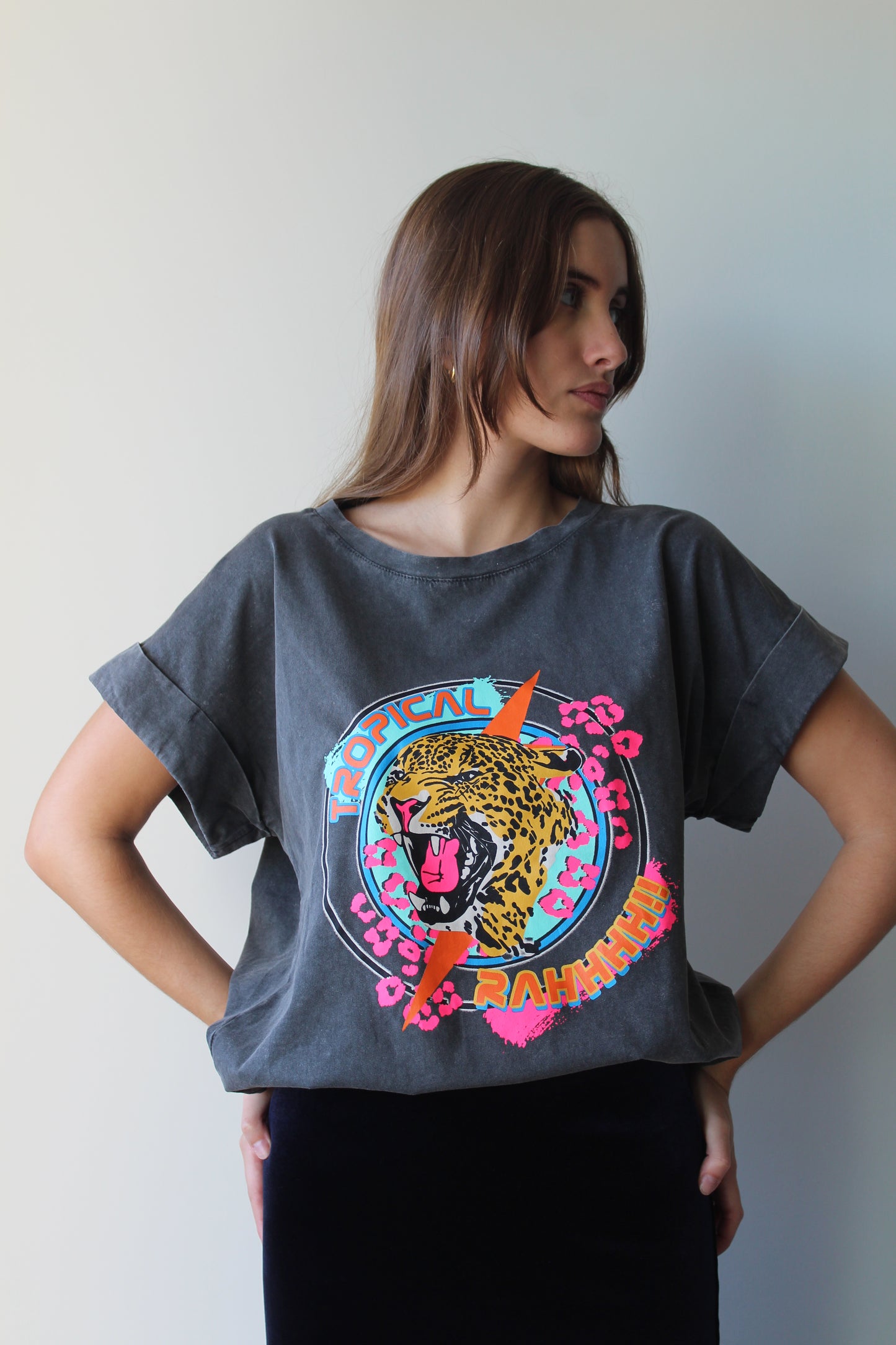 T-shirt gráfica "Tropical"