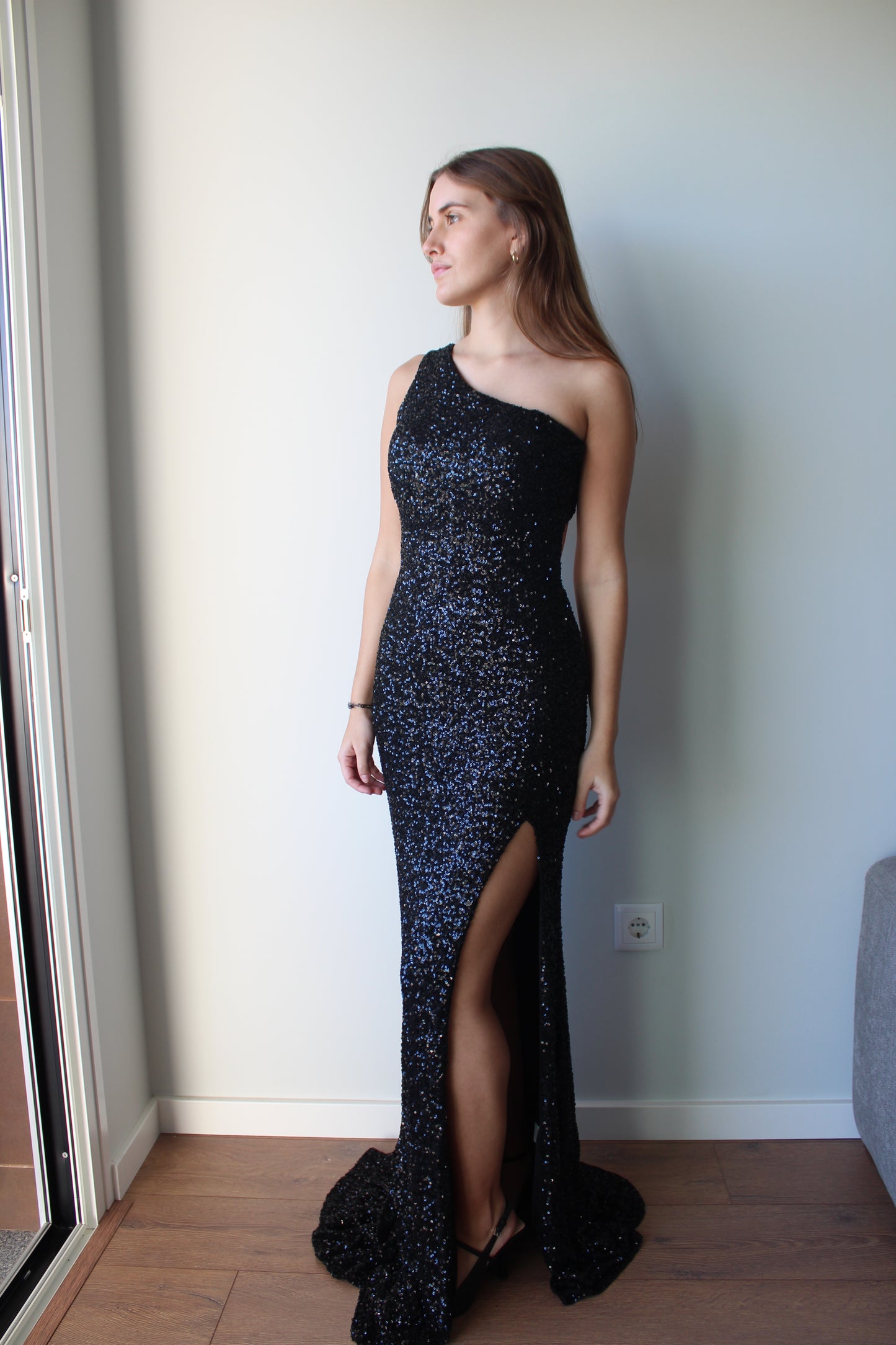 Vestido assimétrco lantejoulas