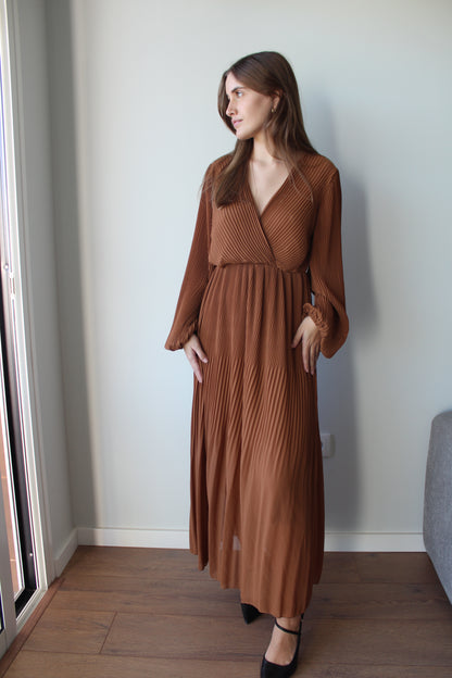 Vestido Plissado Manga Comprida