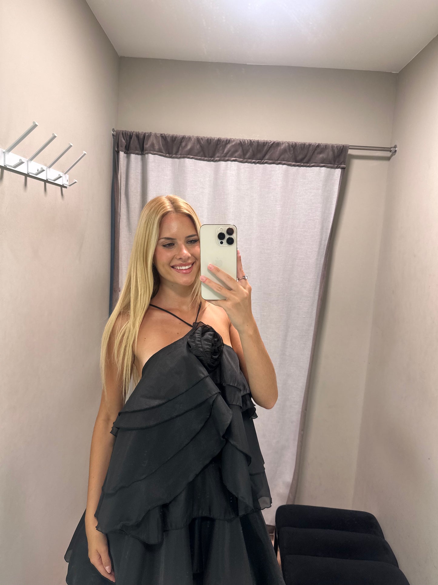 Vestido com flor preto