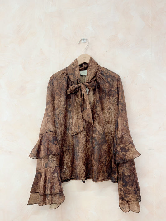 Camisa com folhos padrão