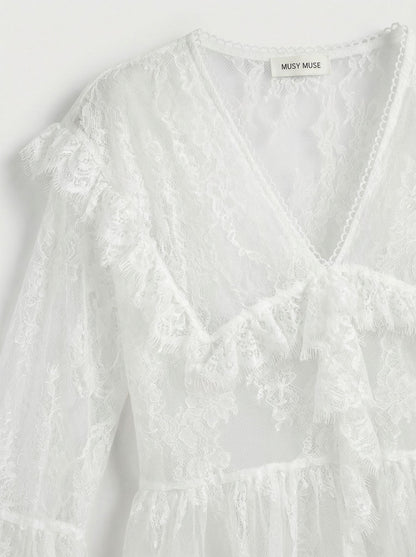 Blusa de renda com mangas
